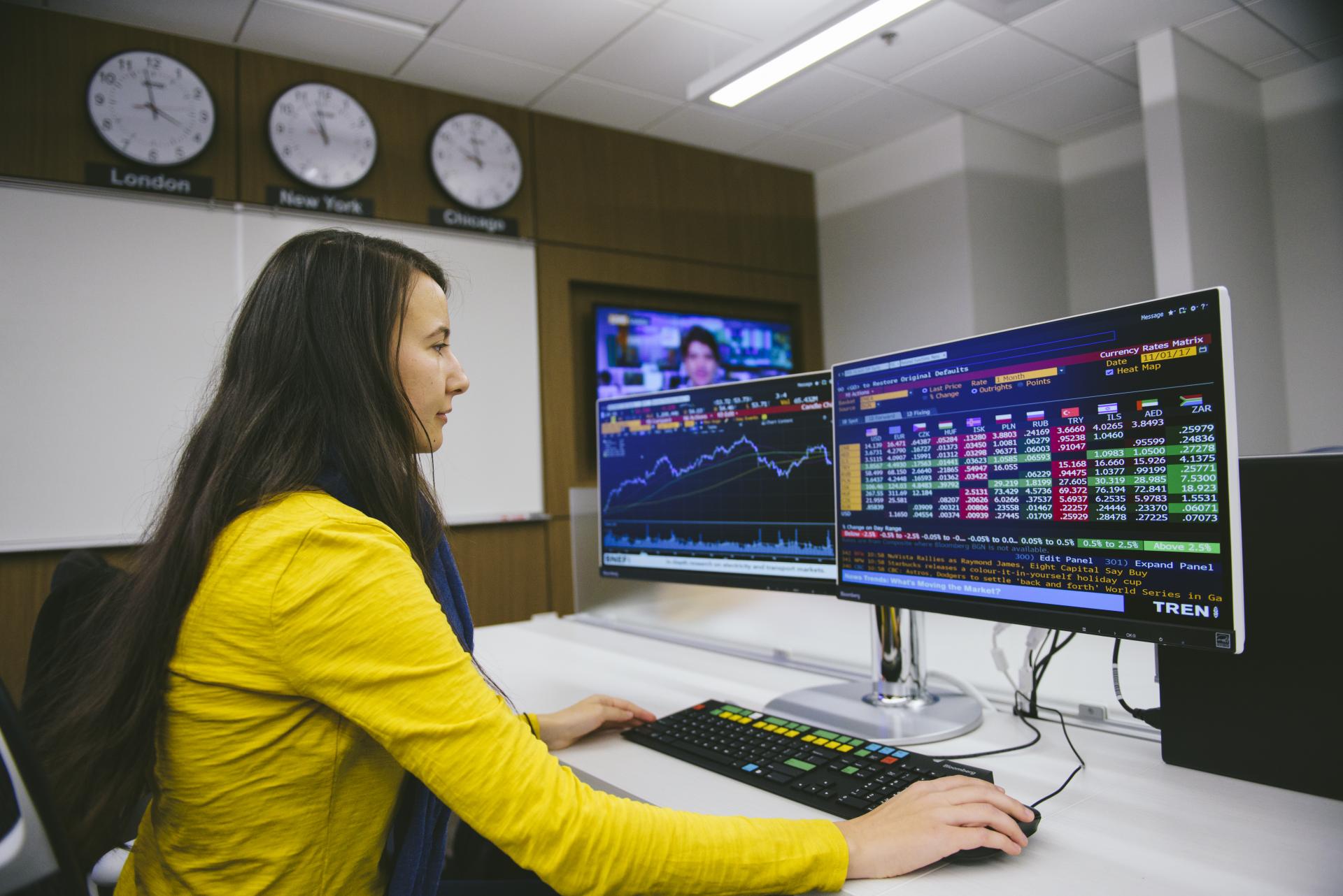 Madison Adamski uses the Bloomberg Finance Lab at North Central College.